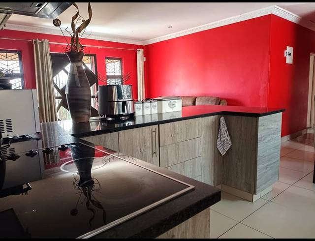 3 BEDROOM HOUSE FOR SALE IN CINDERELLA PARK